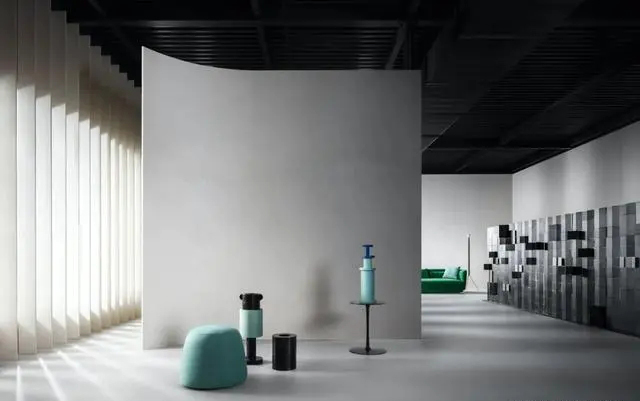 簡(jiǎn)到極致的展廳設(shè)計(jì)，自帶高級(jí)感的美學(xué)空間！